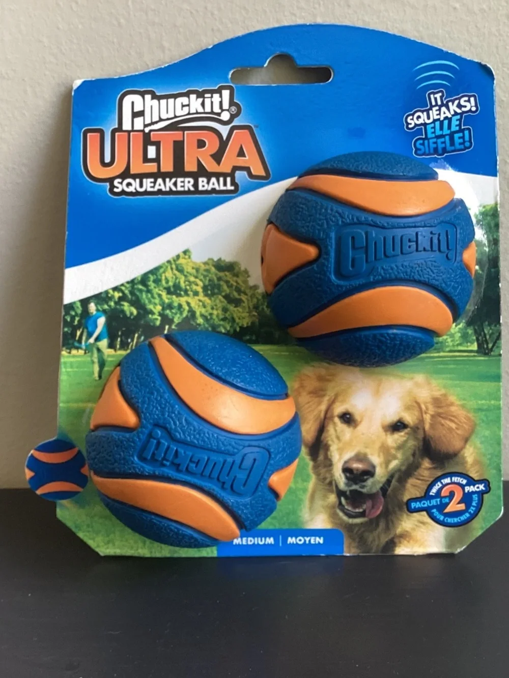 NWT Chuckit Ultra Squeaker Ball 2 Pack Size Medium - Brand New